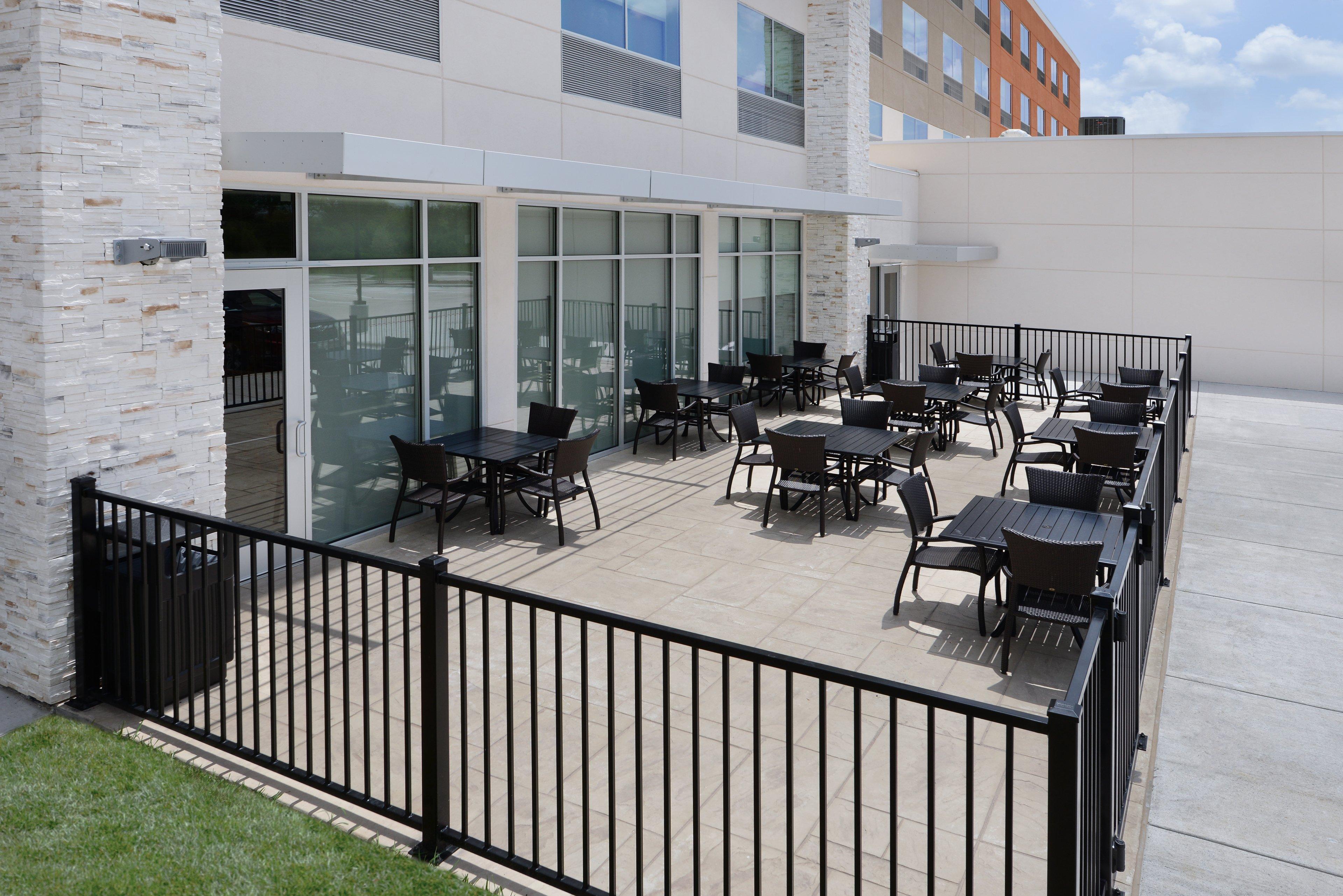 Express & - College Station By Ihg